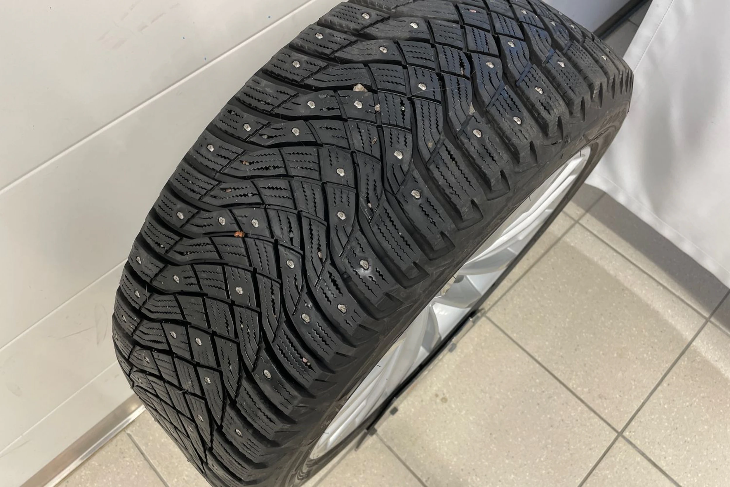 sininen BMW 530 2021 kuva 27.