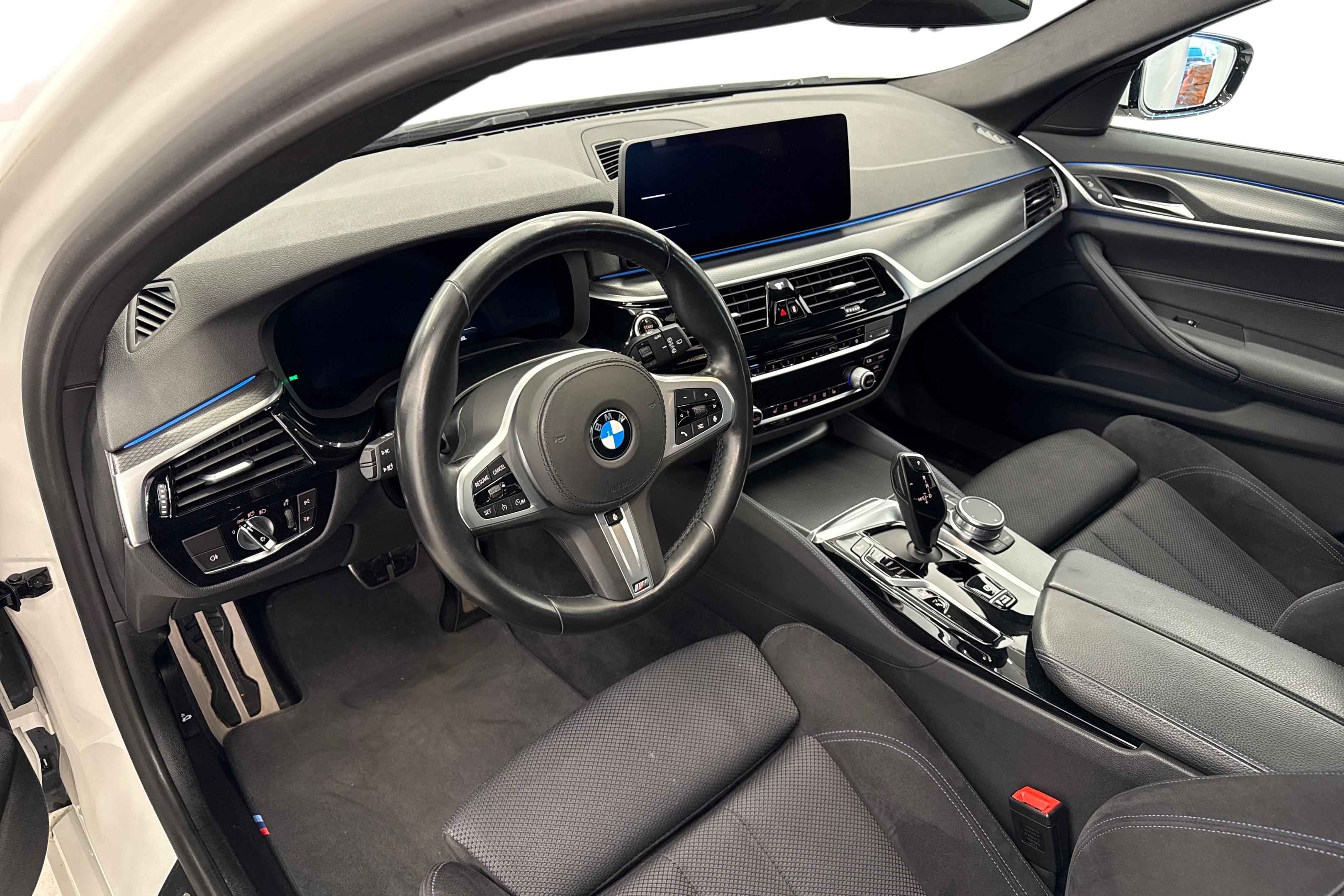 BMW 530 2021, photo 6/20