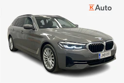 harmaa BMW 530 2021 kuva 1.