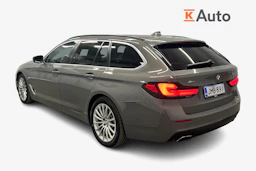 harmaa BMW 530 2021 kuva 3.