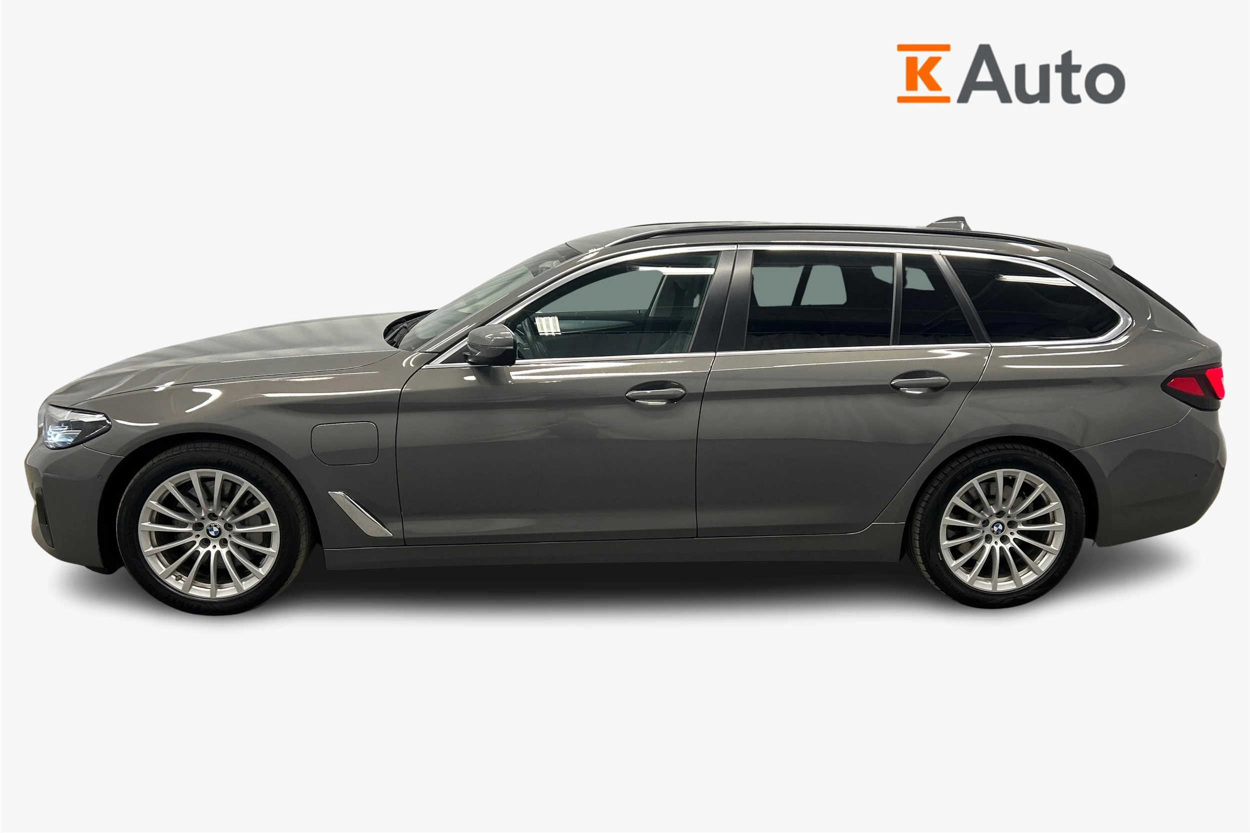 harmaa BMW 530 2021 kuva 7.