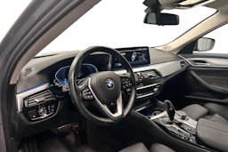 harmaa BMW 530 2021 kuva 8.