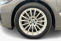 harmaa BMW 530 2021 kuva 12.