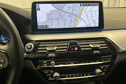 harmaa BMW 530 2021 kuva 19.