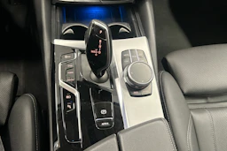 harmaa BMW 530 2021 kuva 24.