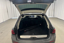 harmaa BMW 530 2021 kuva 28.