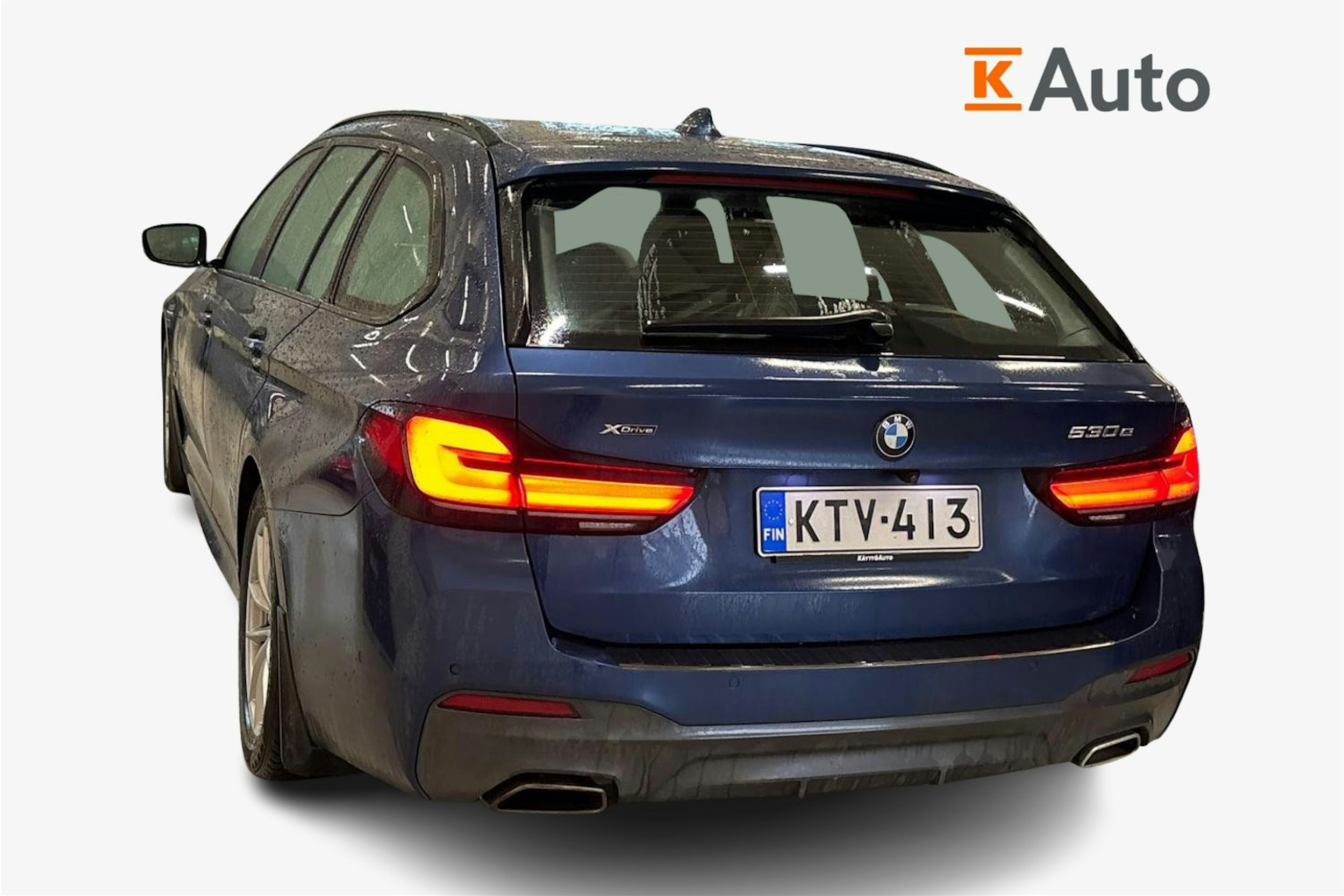 sininen BMW 530 2021 kuva 2.