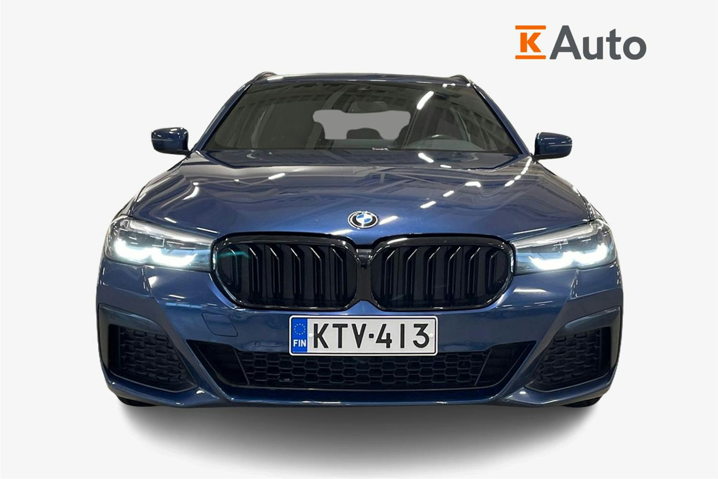 sininen BMW 530 2021 kuva 5.