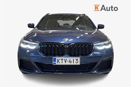 sininen BMW 530 2021 kuva 5.