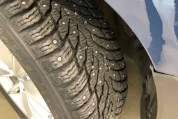 sininen BMW 530 2021 kuva 13.