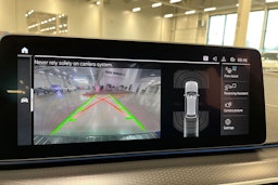 sininen BMW 530 2021 kuva 21.