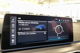 sininen BMW 530 2021 kuva 23.