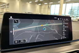 sininen BMW 530 2021 kuva 28.