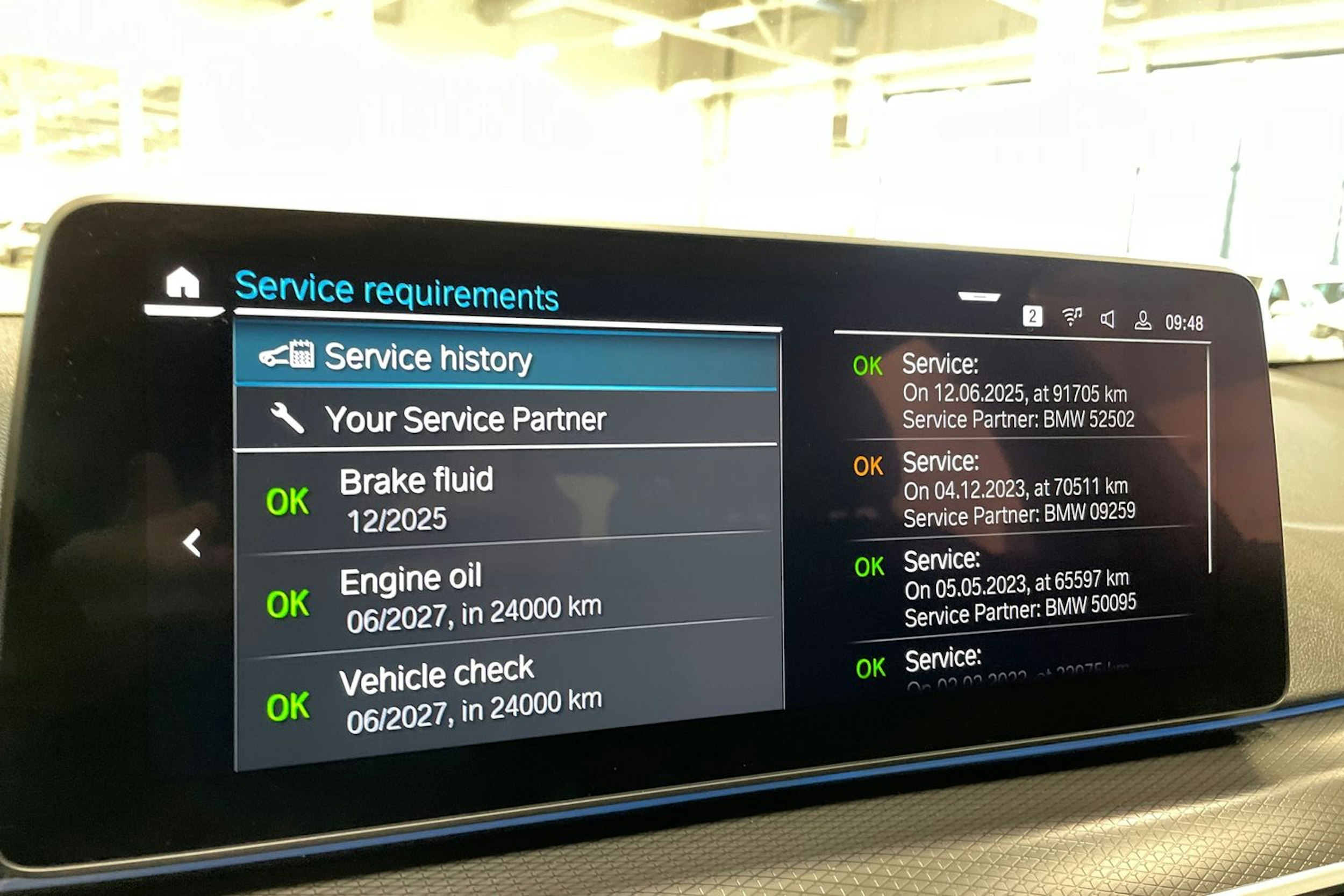 sininen BMW 530 2021 kuva 30.