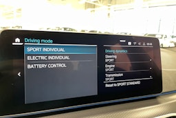 sininen BMW 530 2021 kuva 31.