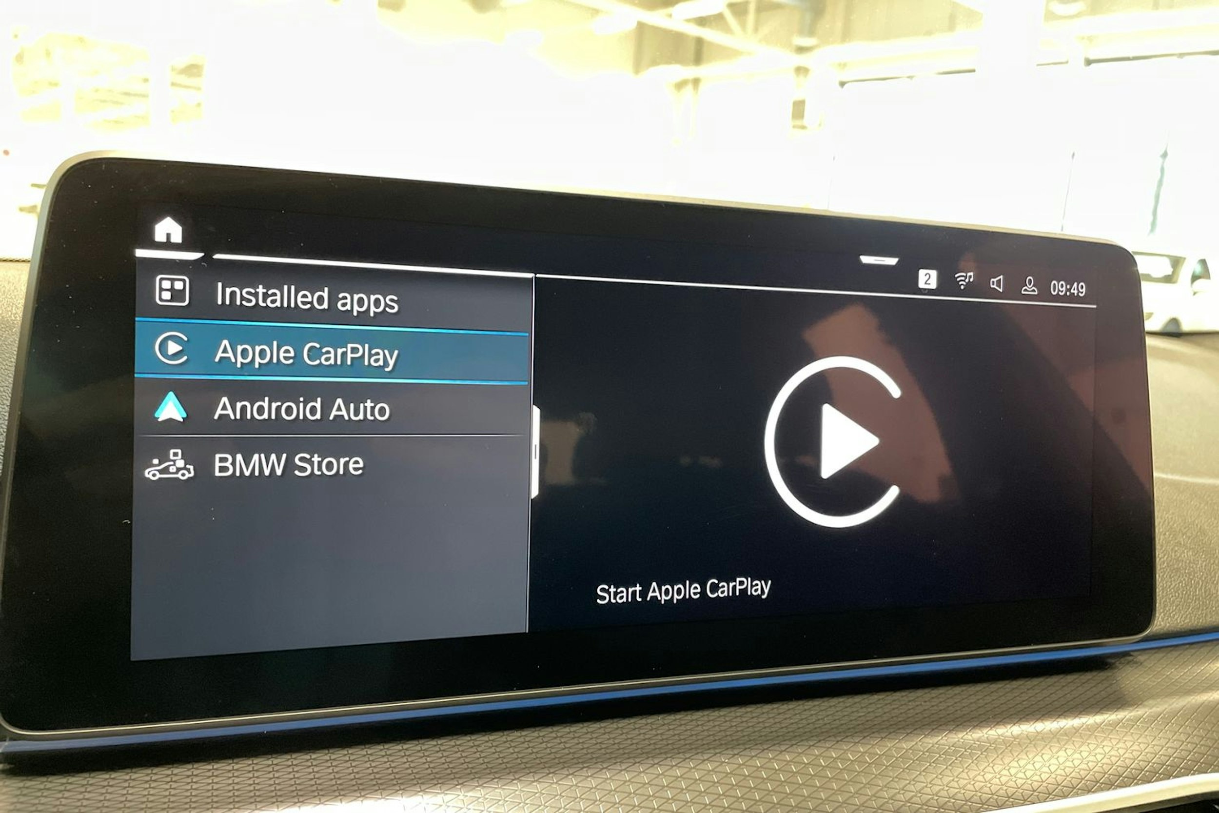 sininen BMW 530 2021 kuva 32.