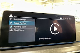 sininen BMW 530 2021 kuva 32.