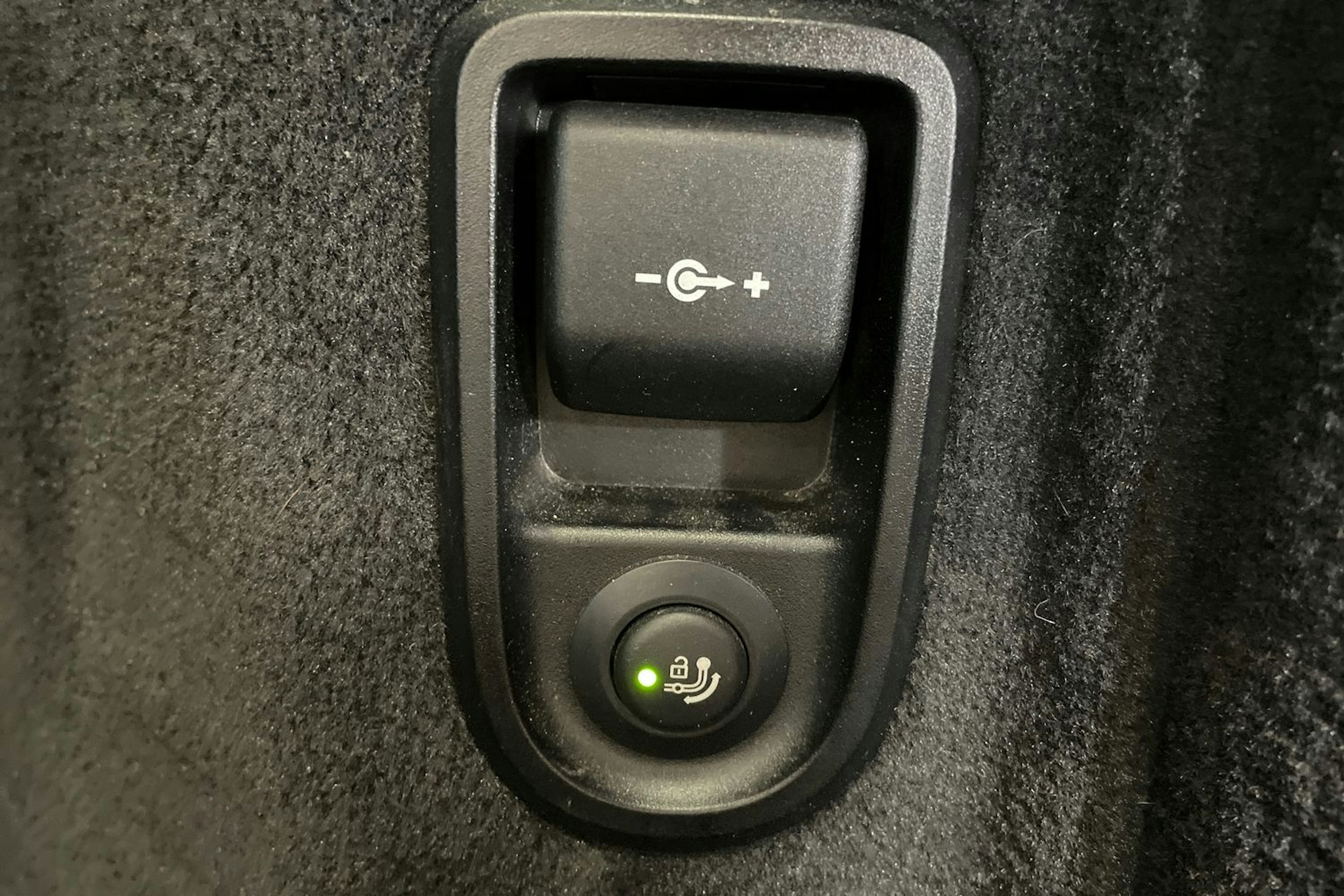 sininen BMW 530 2021 kuva 41.