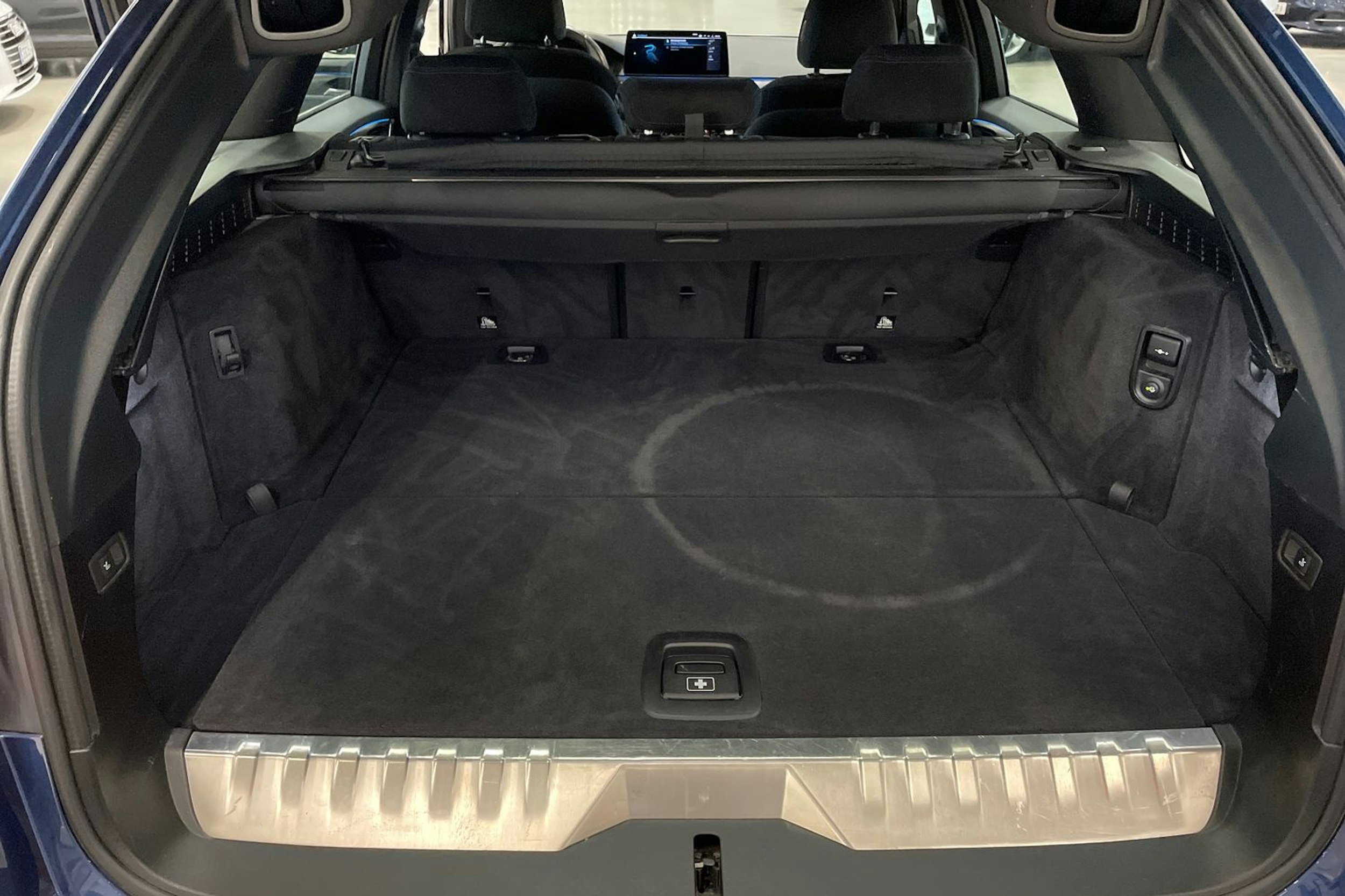 sininen BMW 530 2021 kuva 42.