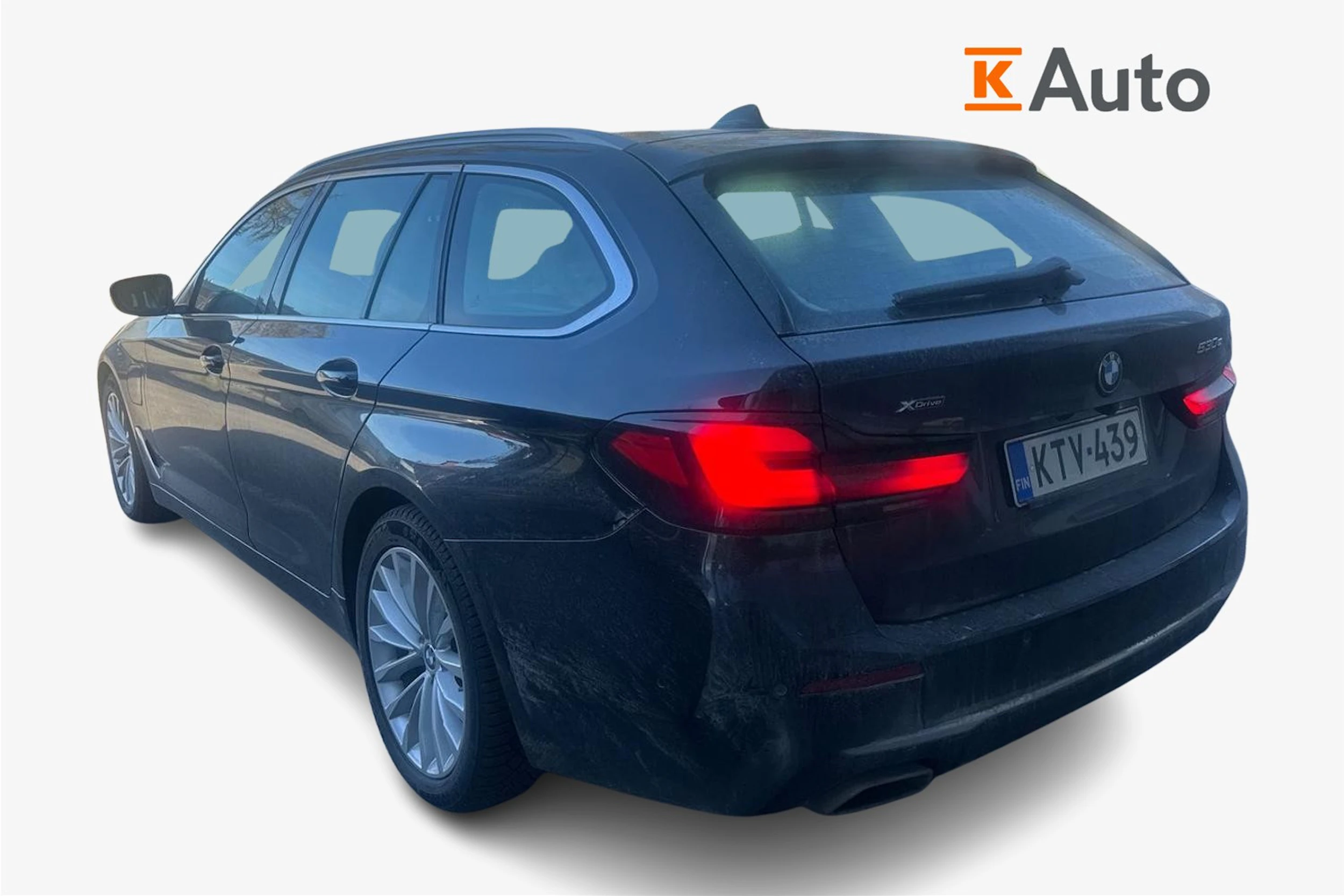 Musta BMW 530 2021 kuva 2.