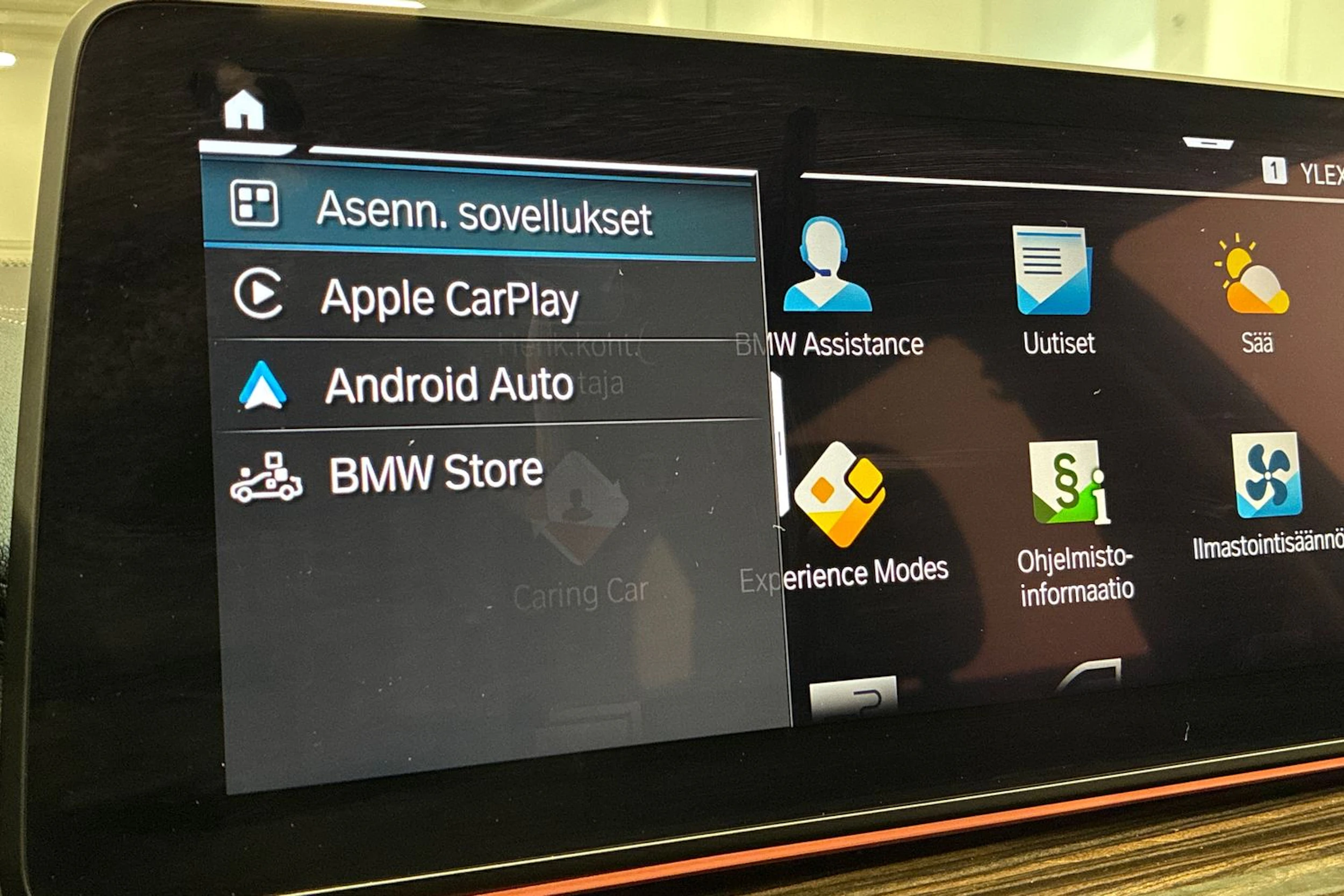 Musta BMW 530 2021 kuva 25.