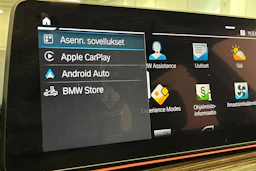 Musta BMW 530 2021 kuva 25.