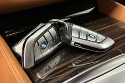 Musta BMW 530 2021 kuva 32.