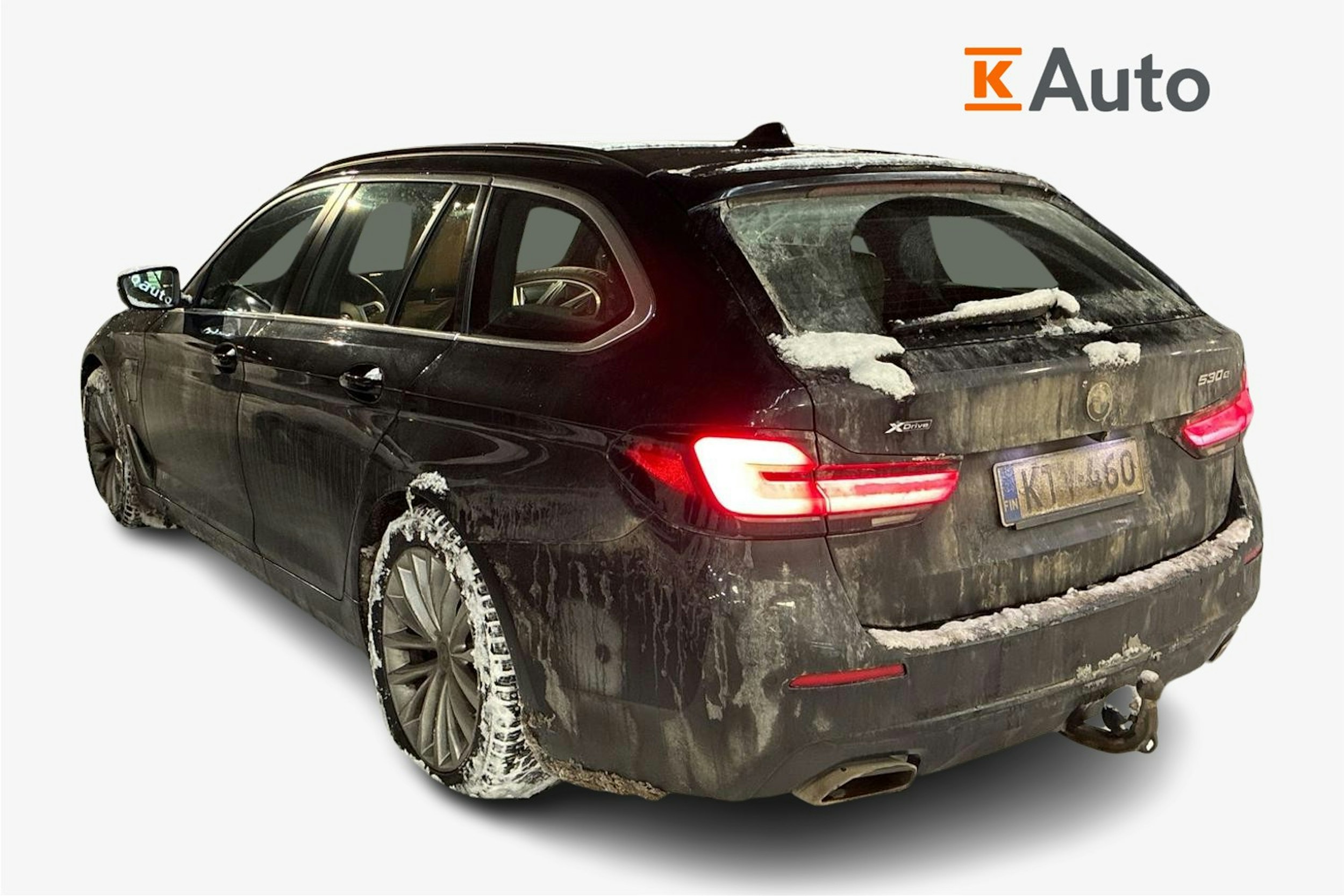 musta BMW 530 2021 kuva 2.