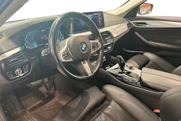 harmaa BMW 530 2021 kuva 3.