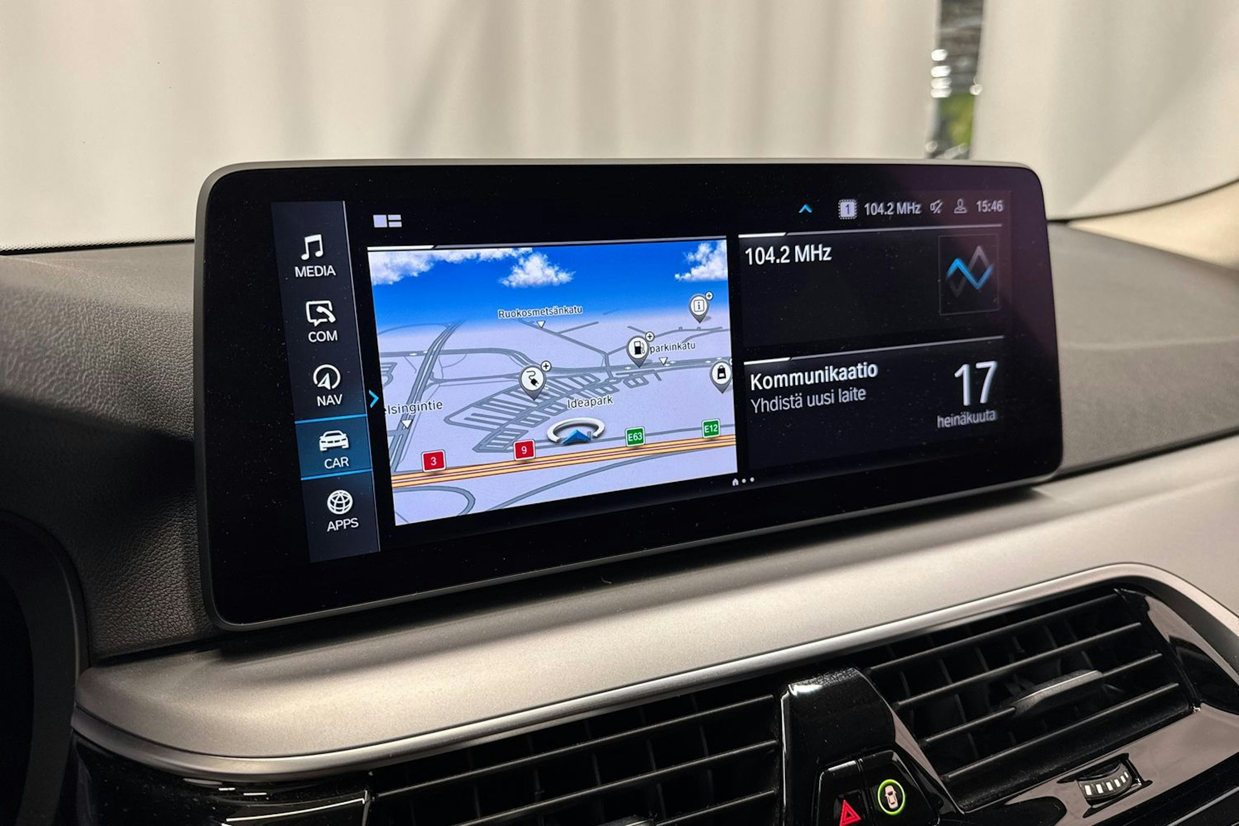 harmaa BMW 530 2021 kuva 17.