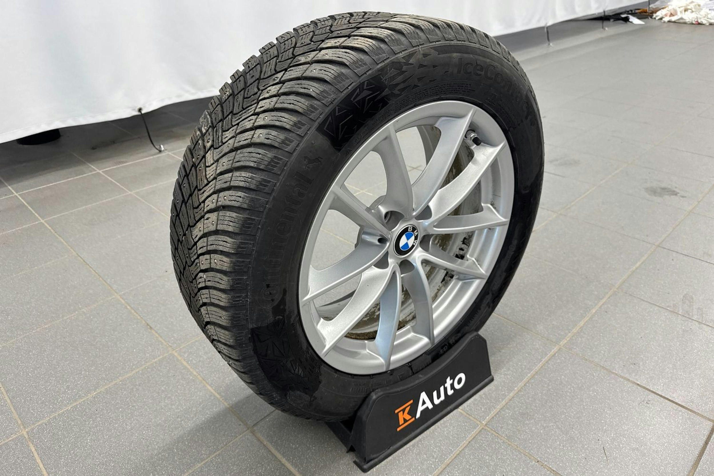 harmaa BMW 530 2021 kuva 26.