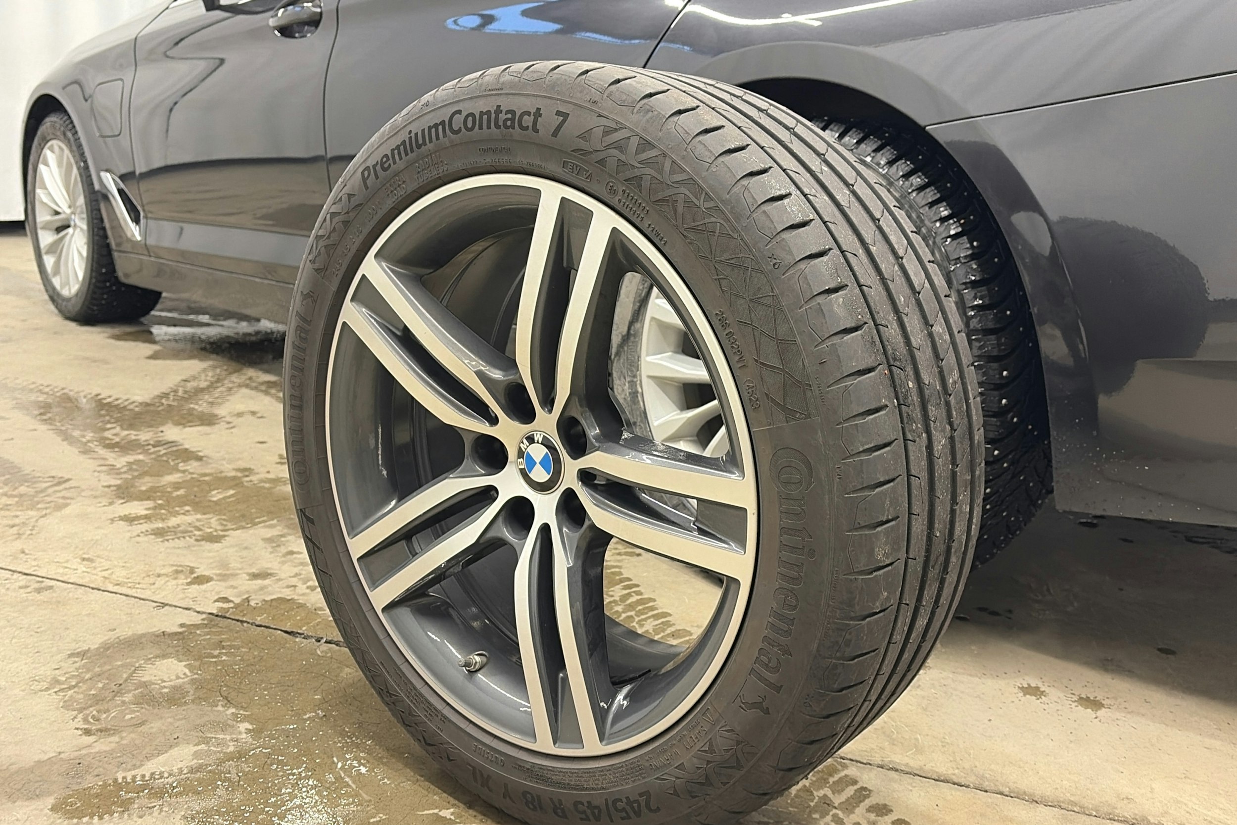 met. harmaa BMW 530 2021 kuva 13.