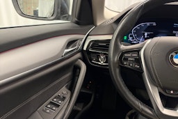 met. harmaa BMW 530 2021 kuva 16.