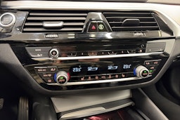 met. harmaa BMW 530 2021 kuva 21.