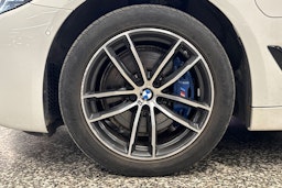 Valkoinen BMW 530 2021 kuva 38.