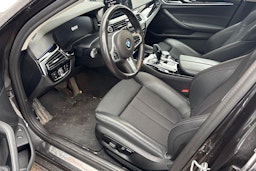 harmaa BMW 530 2020 kuva 3.