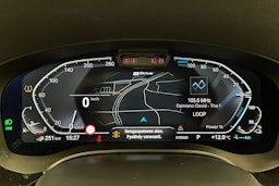 valkoinen BMW 530 2021 kuva 13.