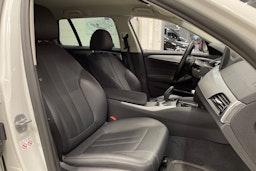 valkoinen BMW 530 2021 kuva 23.