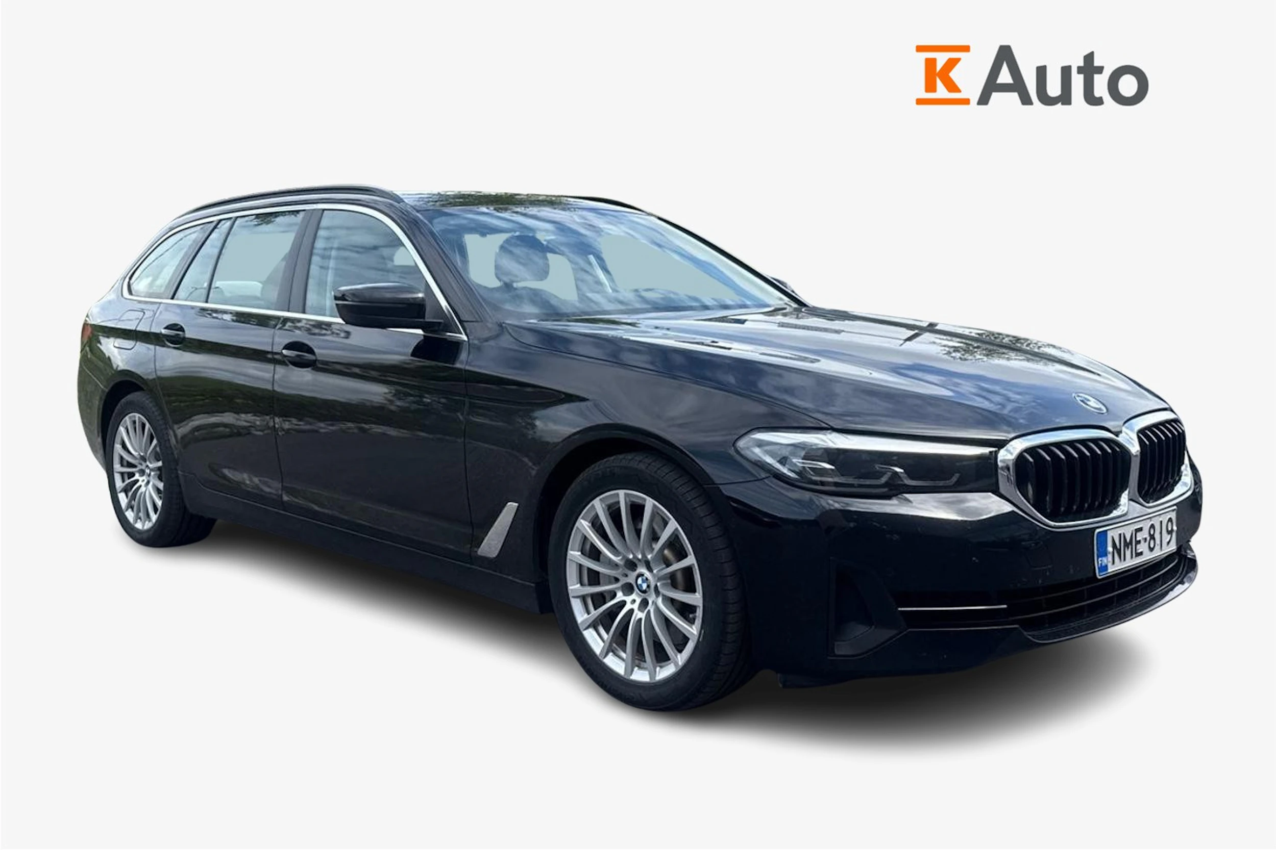 musta BMW 530 2021 kuva 1.