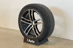 musta BMW 530 2021 kuva 10.