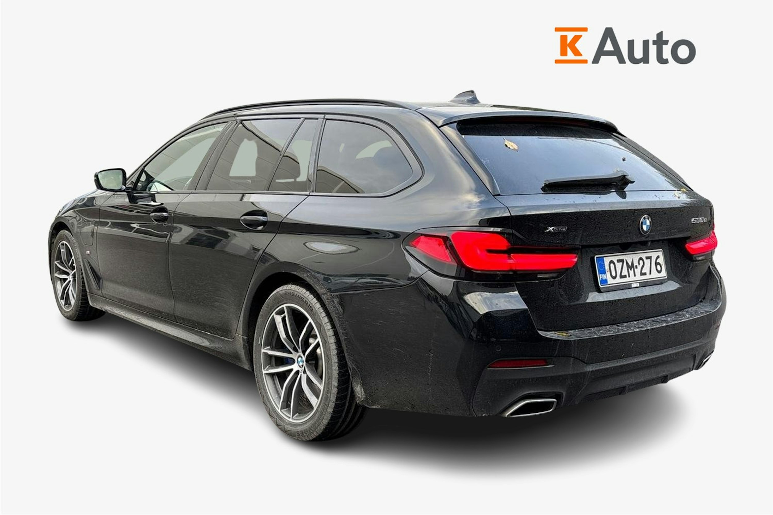 musta BMW 530 2021 kuva 2.