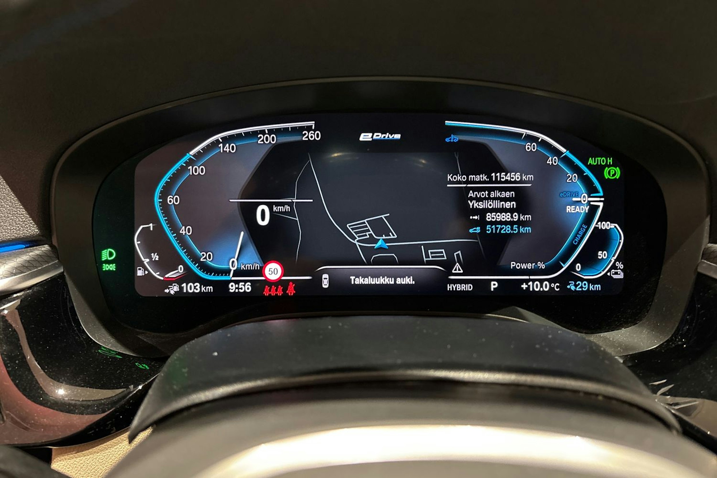 musta BMW 530 2021 kuva 15.