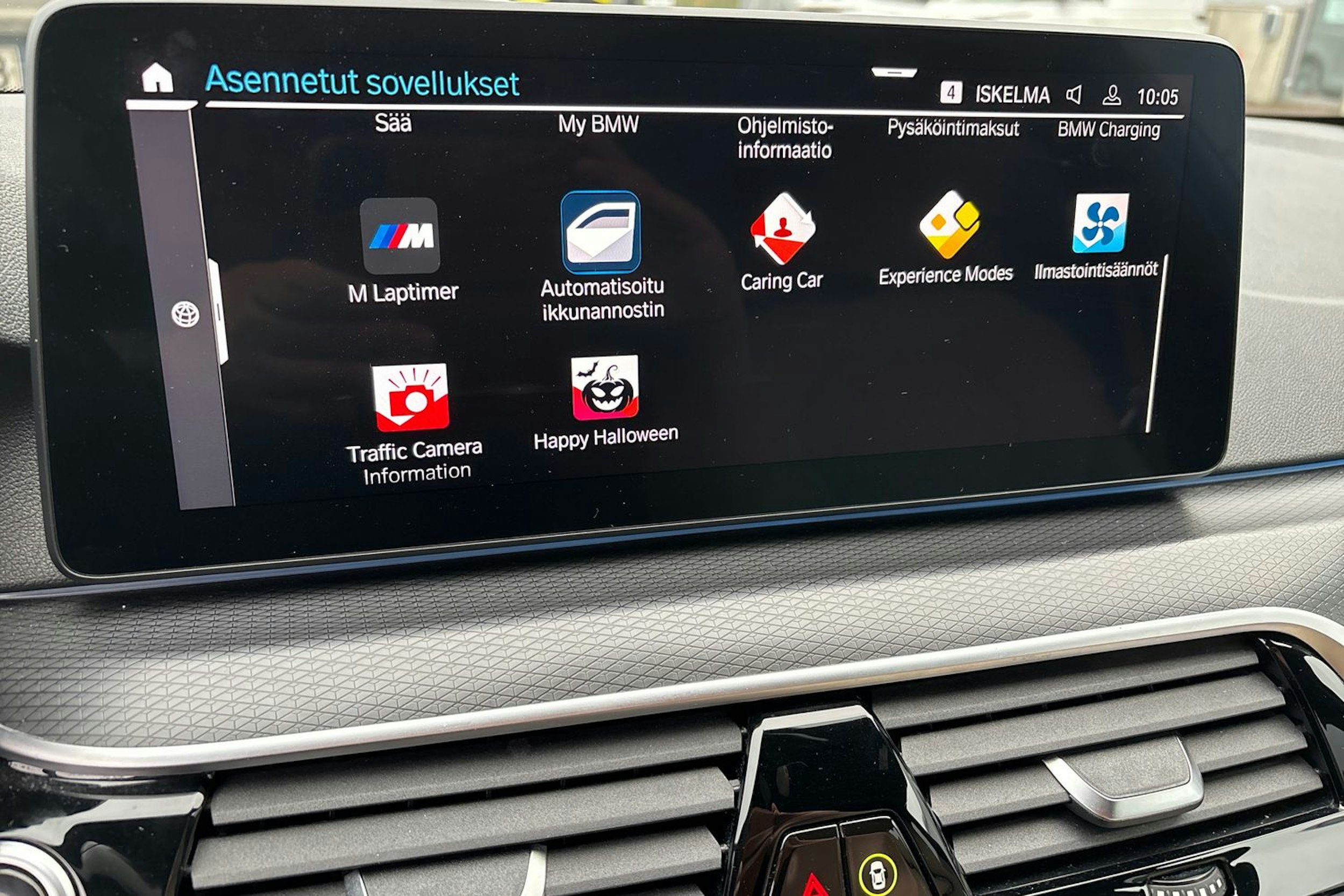 musta BMW 530 2021 kuva 39.