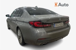harmaa BMW 530 2021 kuva 2.
