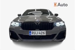 harmaa BMW 530 2021 kuva 5.