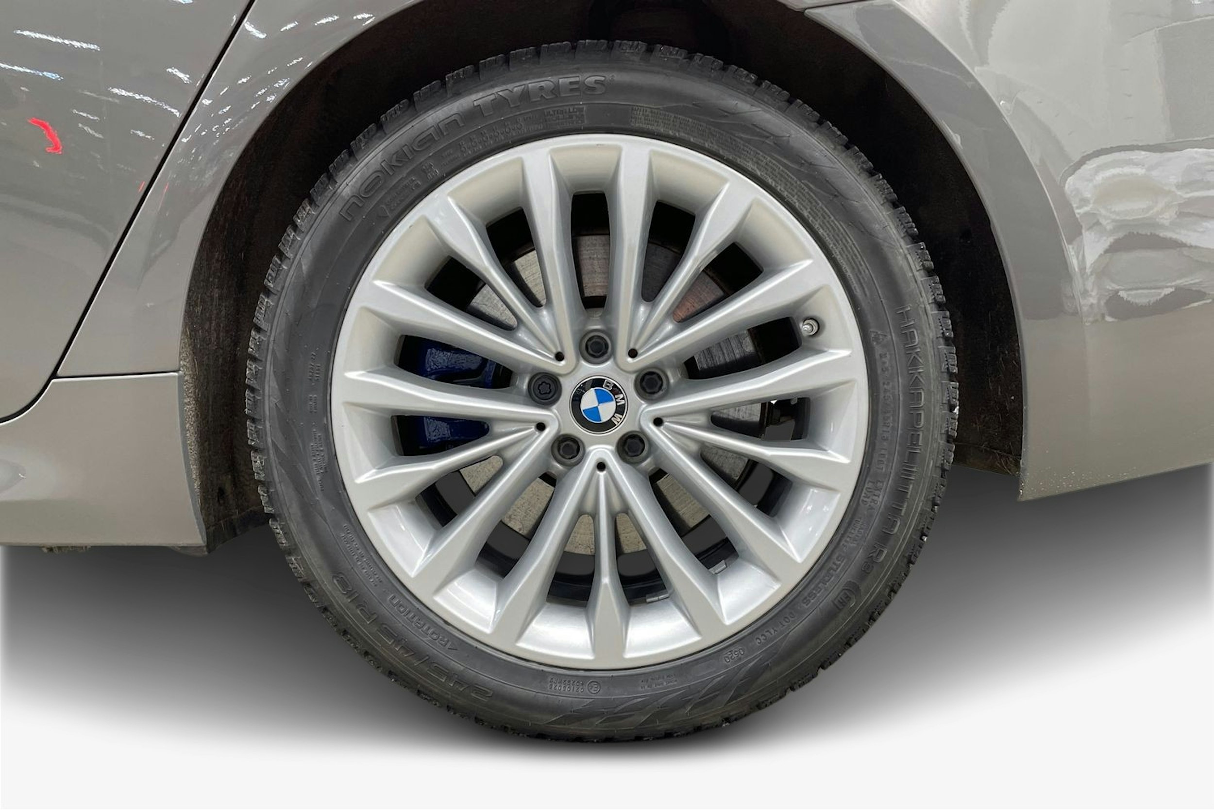 harmaa BMW 530 2021 kuva 11.