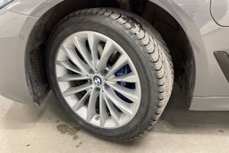 harmaa BMW 530 2021 kuva 13.