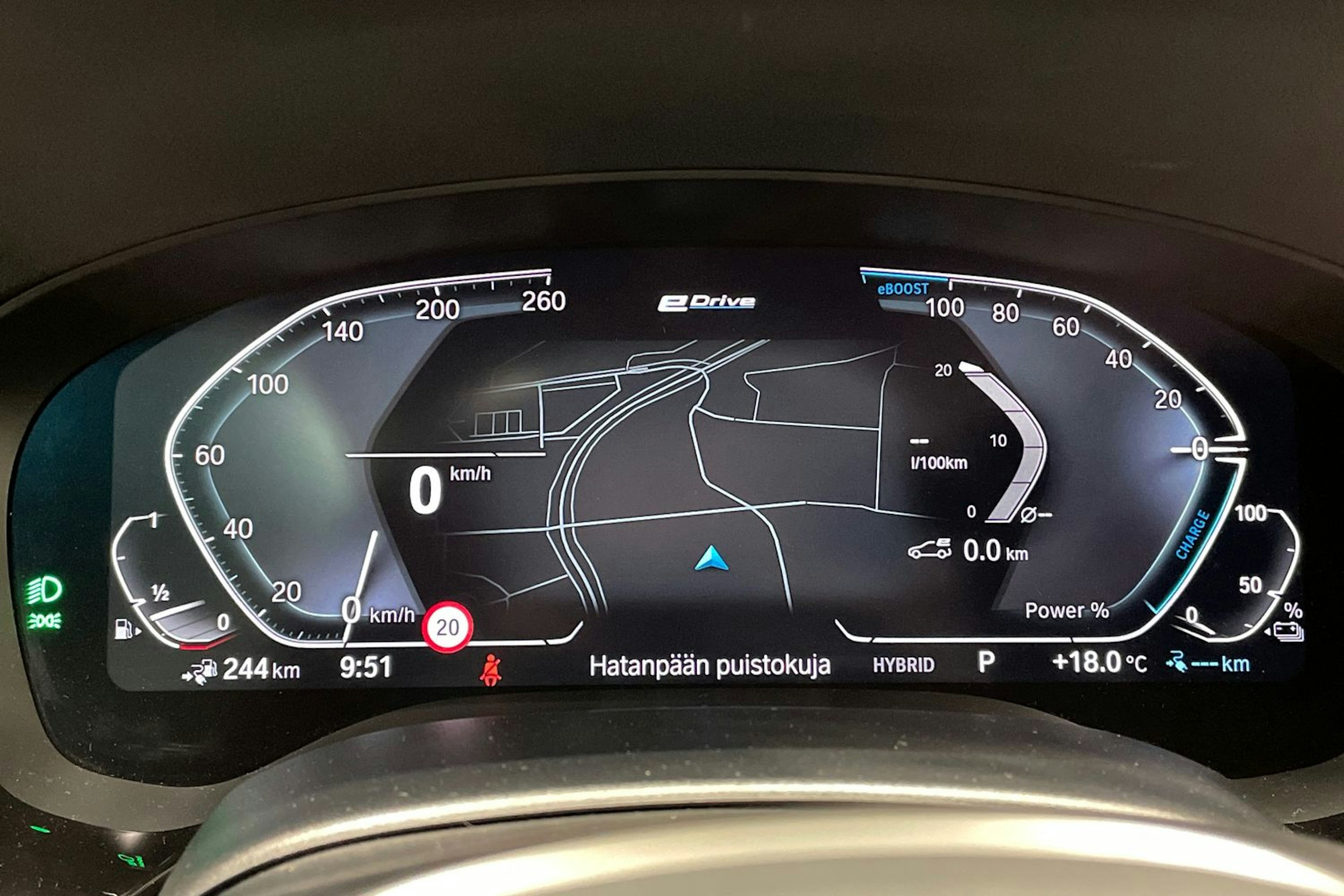 harmaa BMW 530 2021 kuva 16.