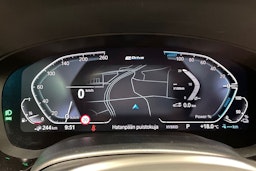 harmaa BMW 530 2021 kuva 16.