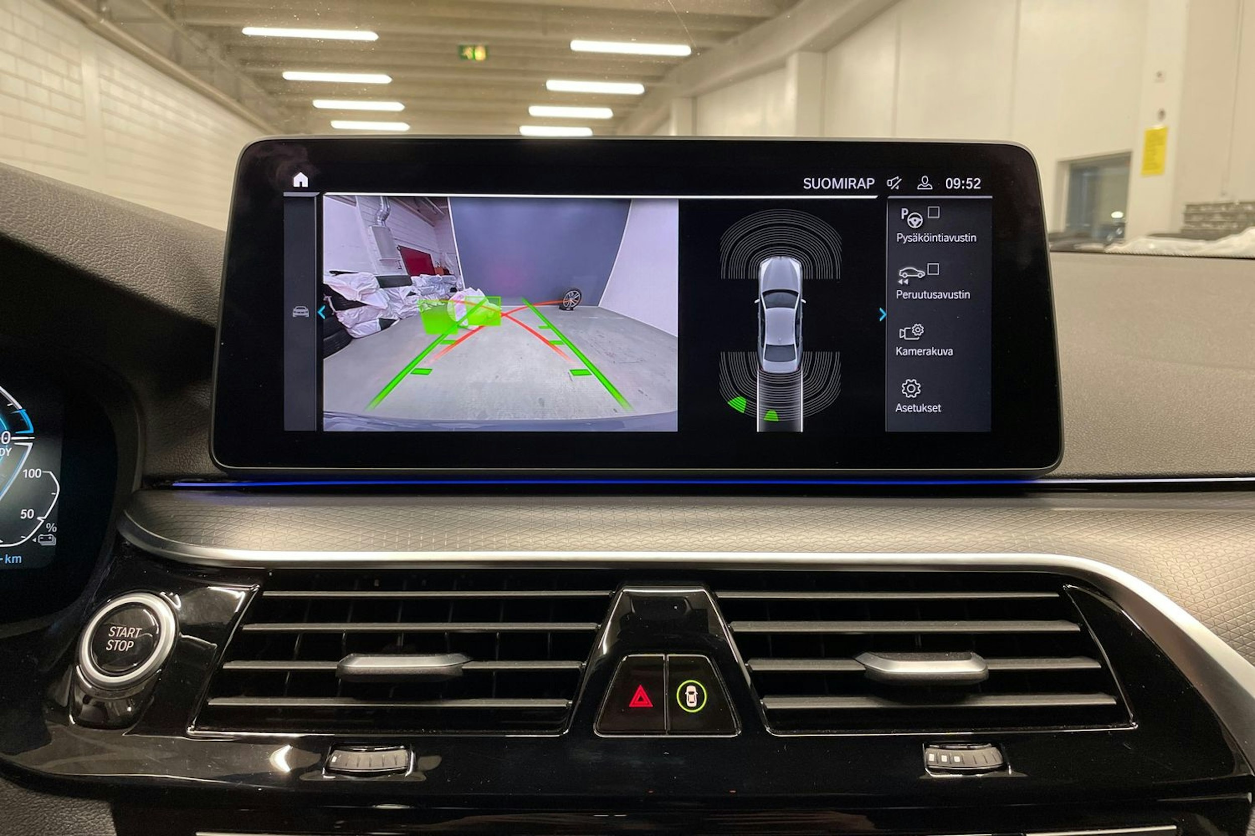 harmaa BMW 530 2021 kuva 21.